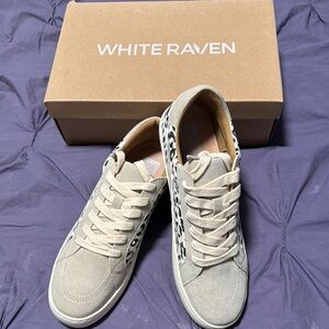 White Raven Beige and Black Patterned Sneakers